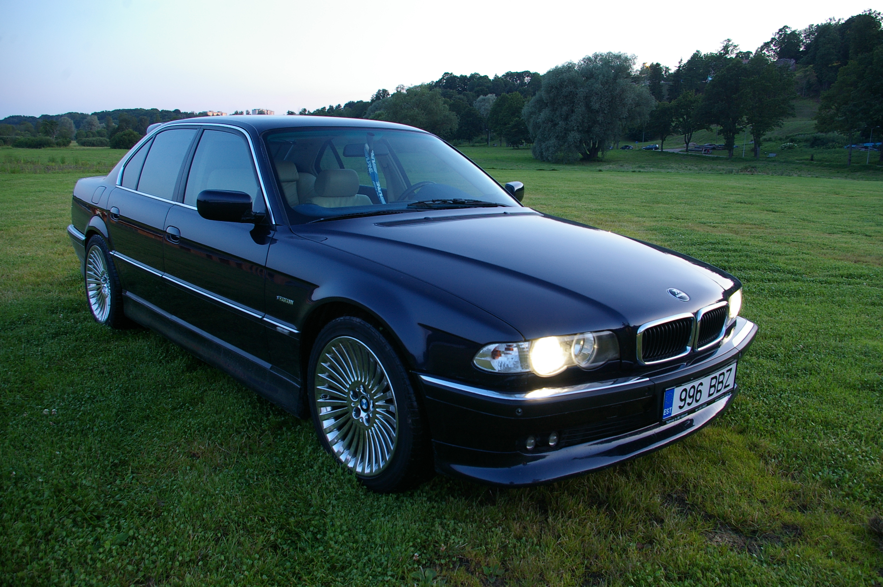BMW 730d(Photo by