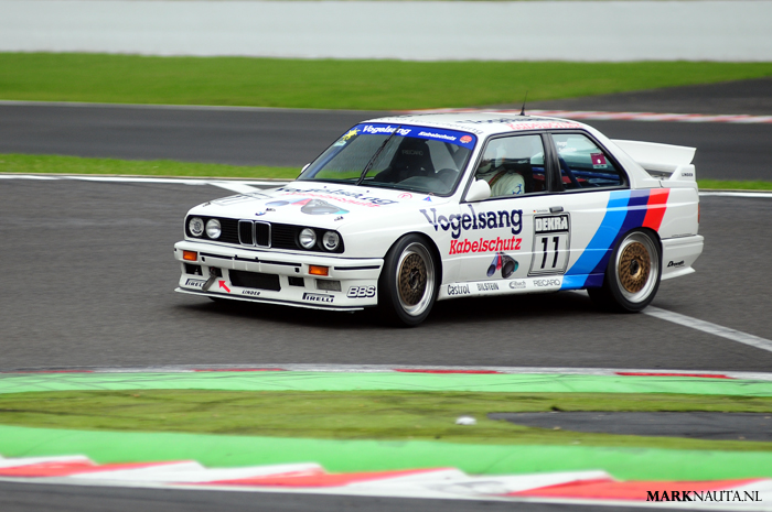 Racing BMW E30 M3