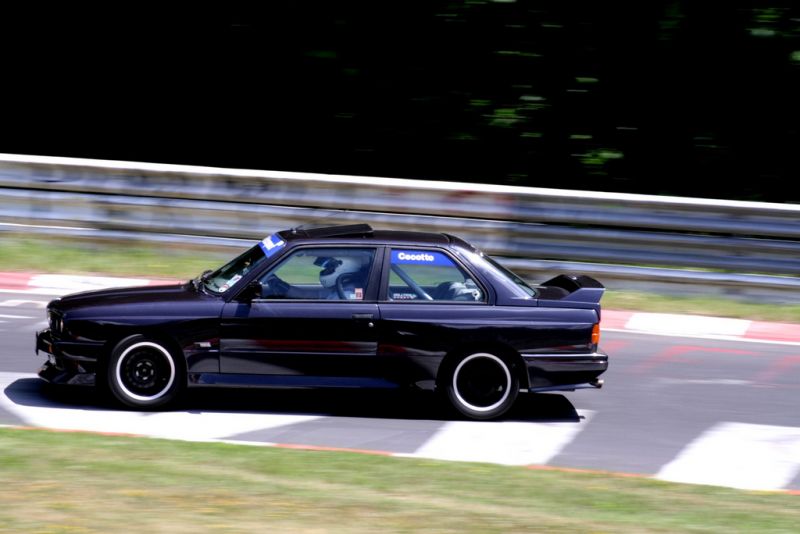 Racing BMW E30 M3