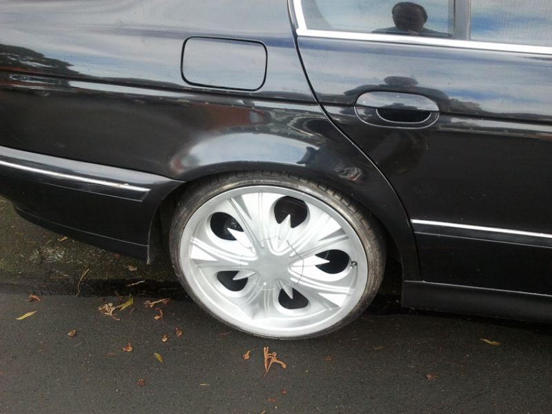 BMW E39 with worstest rims ever